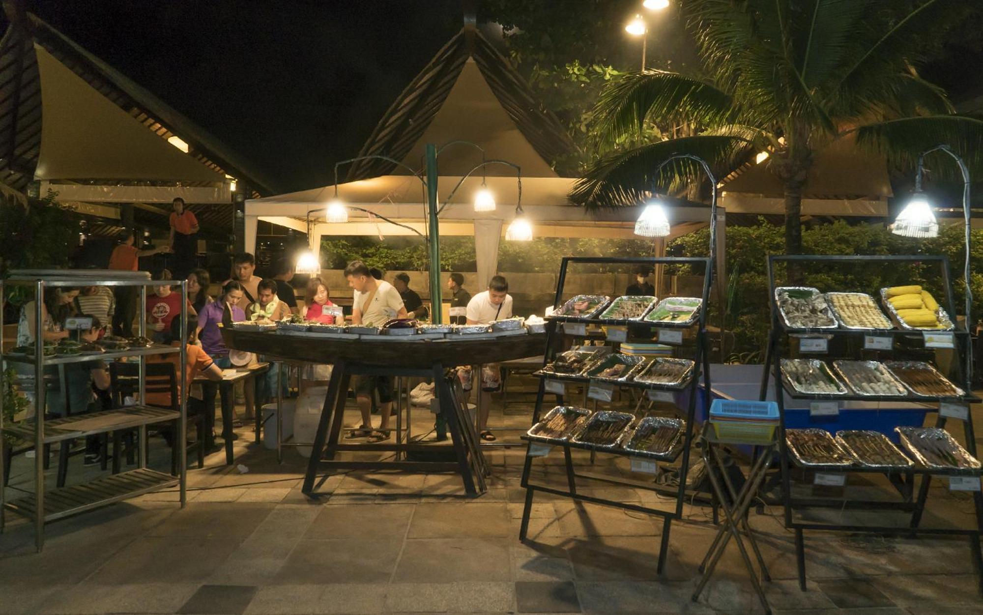 Blue Bay Resort - Access To Pool And Beach-Phuket & Krabi Ko Yao Extérieur photo A restaurant in Batam