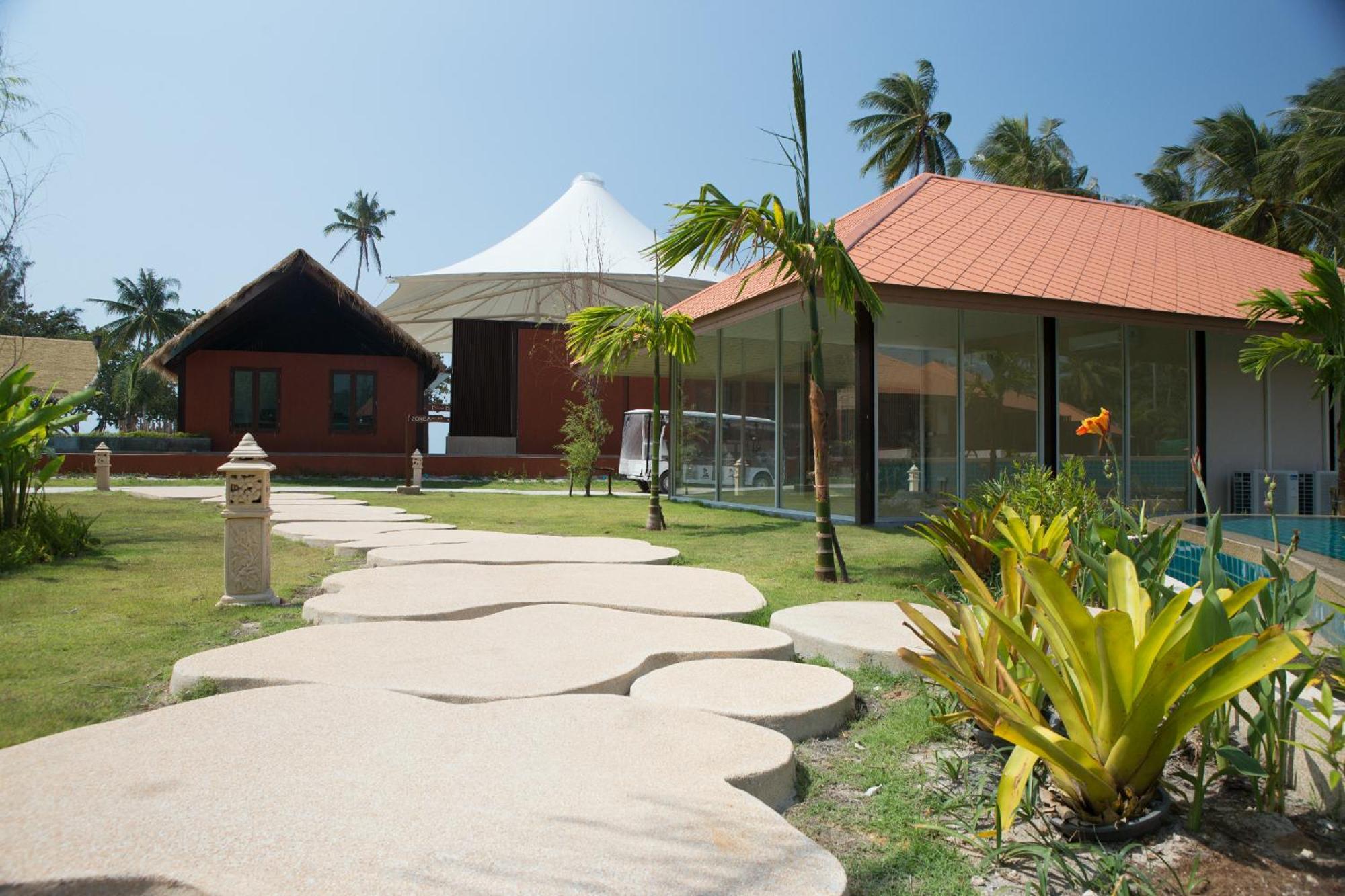 Blue Bay Resort - Access To Pool And Beach-Phuket & Krabi Ko Yao Extérieur photo The resort's main buildings