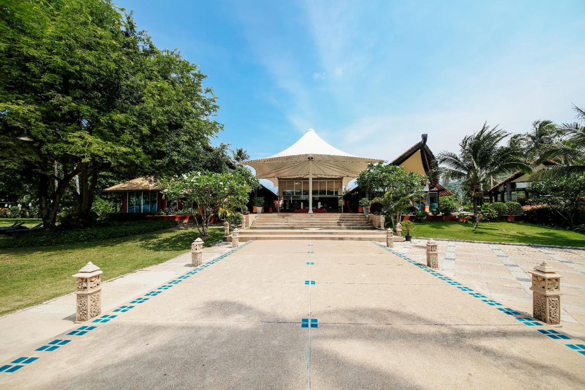 Blue Bay Resort - Access To Pool And Beach-Phuket & Krabi Ko Yao Extérieur photo The main entrance of the resort