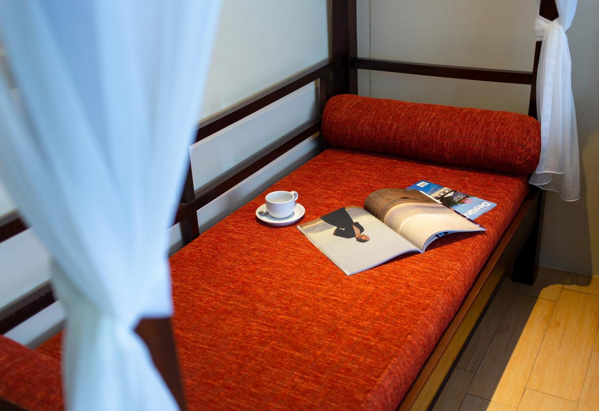 Blue Bay Resort - Access To Pool And Beach-Phuket & Krabi Ko Yao Extérieur photo A futon