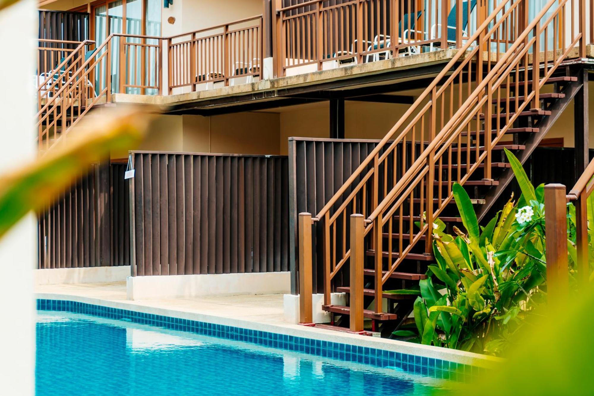 Blue Bay Resort - Access To Pool And Beach-Phuket & Krabi Ko Yao Extérieur photo The swimming pool at the hotel